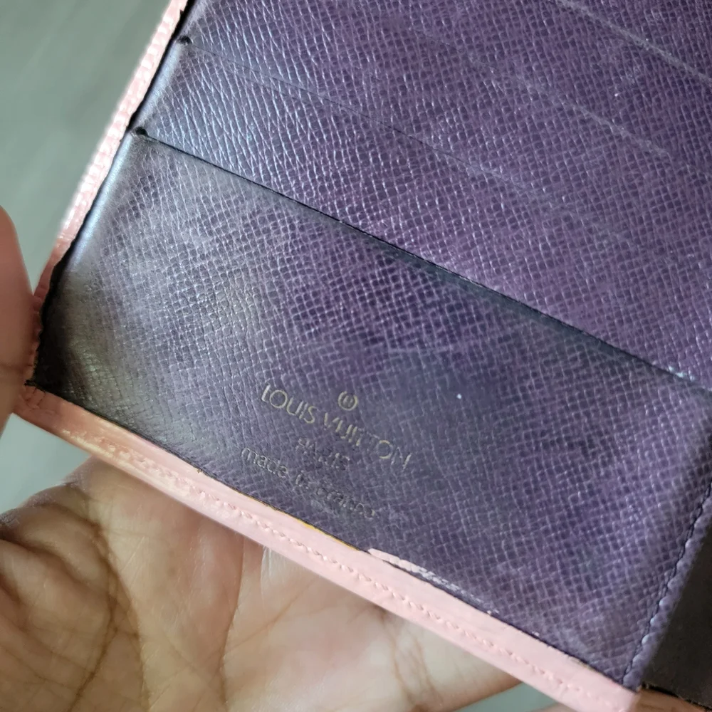 🛍Final Price🛍 Authentic Louis Vuitton Epi Wallet With Box